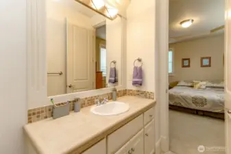 2nd Part of Jack&Jill bathroom