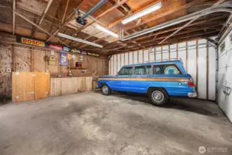 plenty of room for your land and water toys