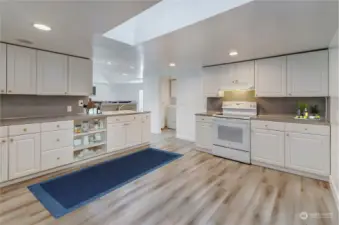 Kitchen with a "virtual" look