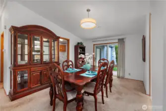 Large dining area that can handle seating for 8 or more!