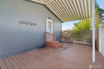 Covered patio with Trex deck