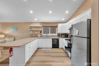 Tons of counterspace and cabinets
