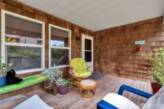 Spacious covered back deck