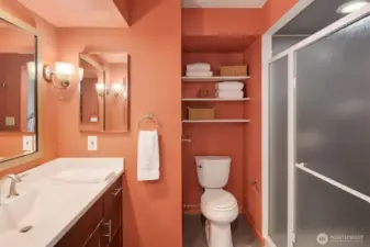 Primary en-suite bathroom