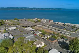 Proximity to Lighthouse Park is great.