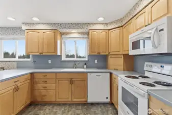 Well-positioned kitchen designed for easy, efficient cooking