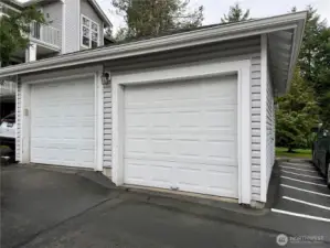 Detached garage