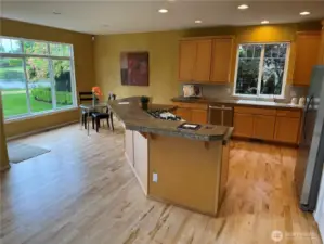 NEWLY REFINISHED HARDWOOD FLOORS - New Dishwasher, Fridge & Ovens!