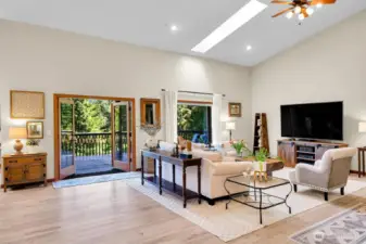 French doors to huge entertainment deck