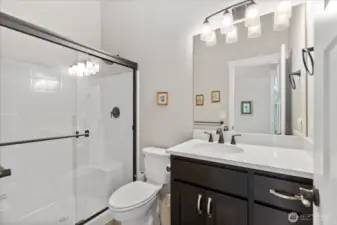 Guest bathroom.
