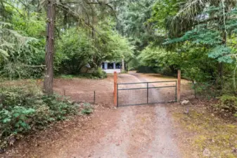 Gate to entry / fully fenced