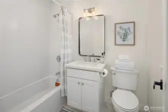 The full bathroom upstairs.  This is the second bathroom in the home.  The other bathroom doubles as the powder room (wiht a shower of course) and serves both the main floor bedroom and the second upstairs bedroom.