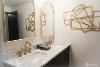 Main Floor Bathroom