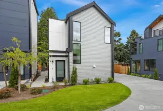 Beautiful Cottage in very nice new home community!