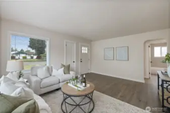 Living Room/Entry