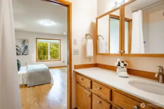 Quartz countertop