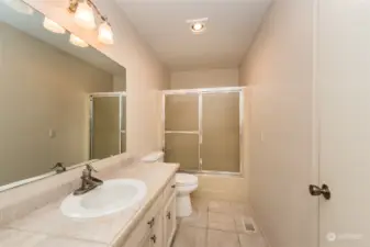 Full Bath - Access to Bed 2 & Main Level Living