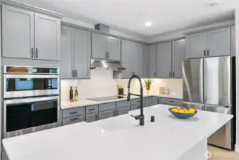 Spacious kitchen with Quartz countertops and new appliances
