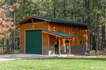 Brand new RV building with 30 & 250 amp service