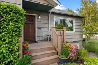 Lovely front porch to great your guests