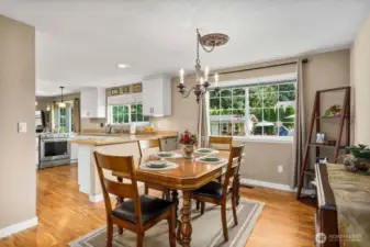 The dining room hub allows for an intimate dinner or room to stretch out for a large crowd.