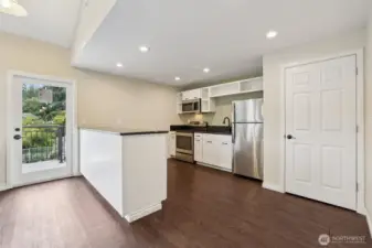 The full community kitchen is here and ready for you to use.