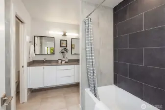 5-piece primary bath