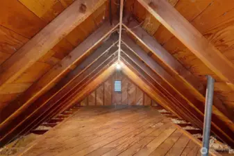 Loads of storage easily accessible in Bed 1