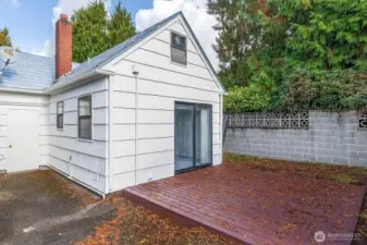 Detached living space. Seperate