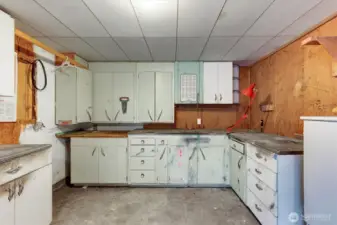 Loads of storage in this wired work shop