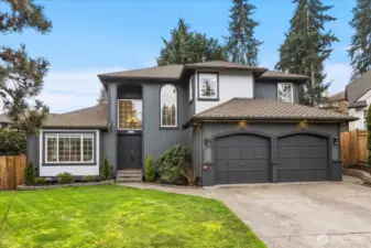 Extravagant Curb Appeal