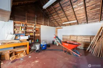upstairs room in garage