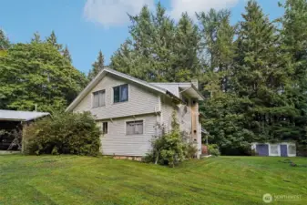 Warm and cozy space located in Bow Washington, so many options to make your own