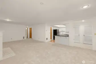 Open & Bright Kitchen.