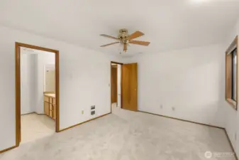 Large primary bedroom with en suite bathroom.