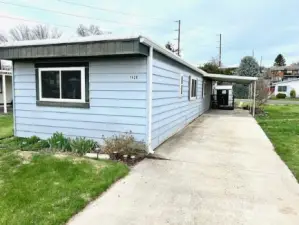 1420 SE Chickadee Ln.