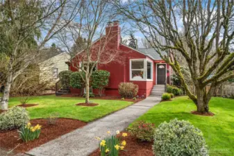 Welcome to this pride-of-ownership home on a street-to-street lot in one of West Seattle's best neighborhoods.