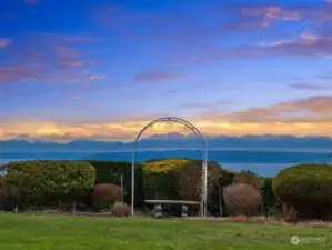 Situated on the bluff, there are no other homes between you and this amazing view! Even the January weather cant dampen it's drama.