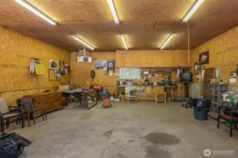 36' x 28' Heated Garage