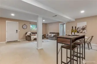 lower level bonus room