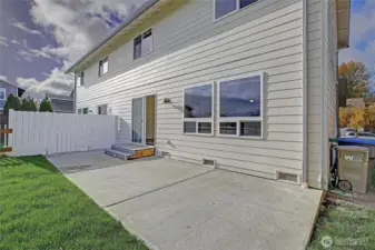 26127 - Large outdoor patio