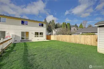 26127 - Private and spacious backyard