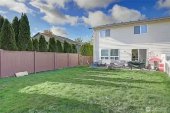 26123 - Fully fenced backyard for entertaining guests