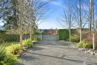 Very private entrance