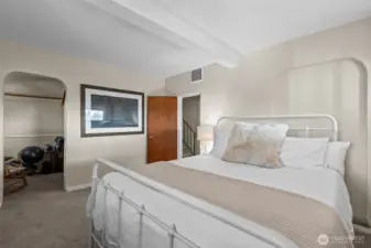 Guest bedroom with walkin closet.