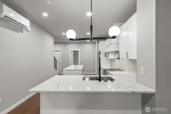 Photographs are for illustrative purposes only. Features, finishes, interior/exterior colors, landscaping and floorplan shown may vary from actual homes built