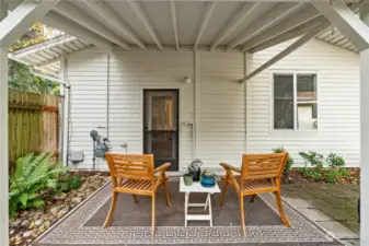 MIL covered side patio.