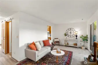 Large living room to host get togethers or to just enjoy the space.
