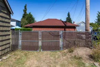 RV Parking with Alley acces