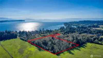 Just moments away from absolutely gorgeous Birch Bay